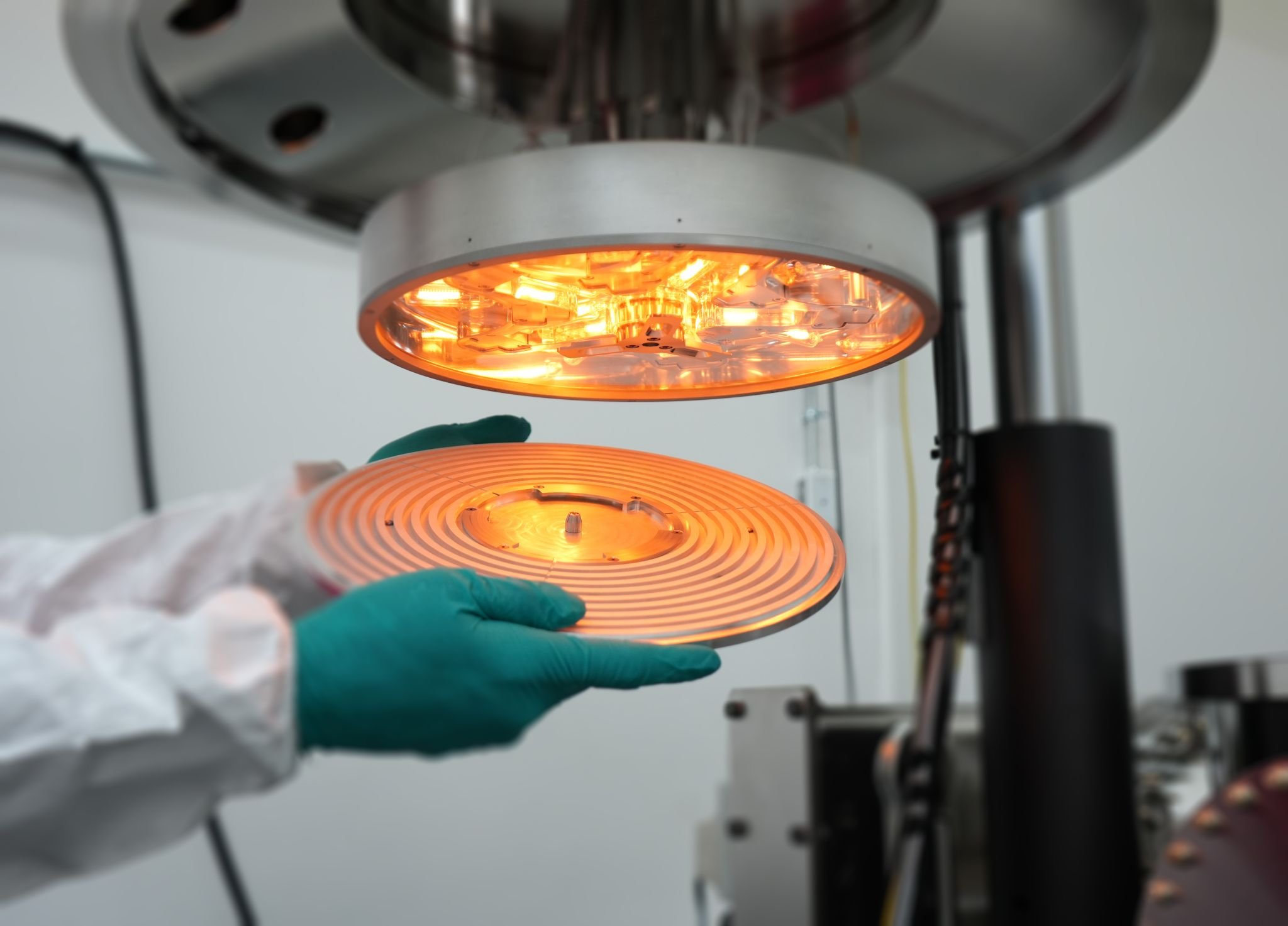 High-Current Ceramic-to-Metal Feedthroughs for Vacuum Heaters